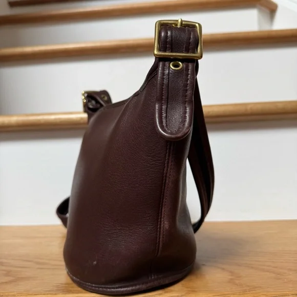 Vintage Coach Maggie Duffle 9019 in Mahogany Brown Leather, USA - Picture 5 of 9